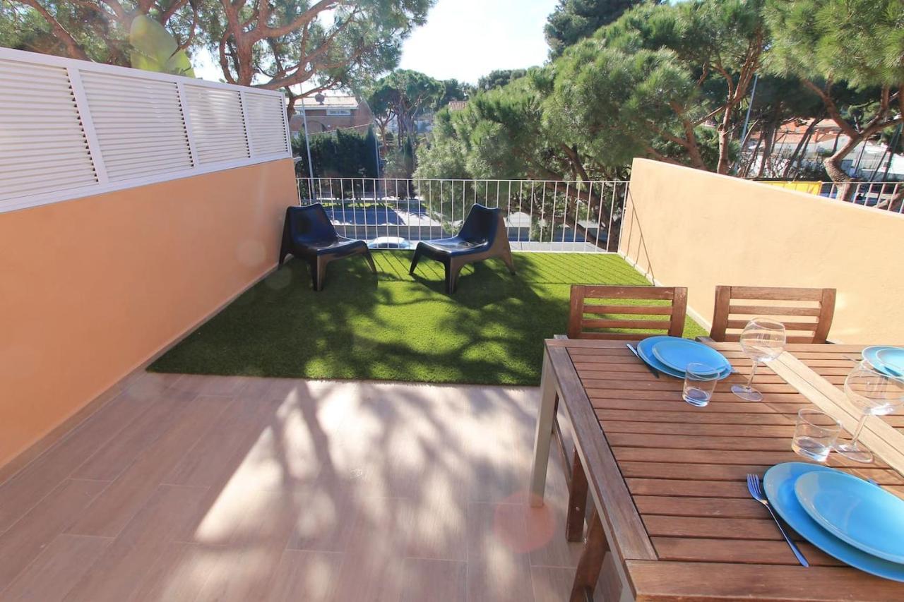 Petit Bijou - Beach Apartment III Castelldefels Exterior photo