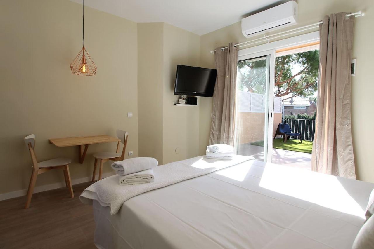 Petit Bijou - Beach Apartment III Castelldefels Exterior photo